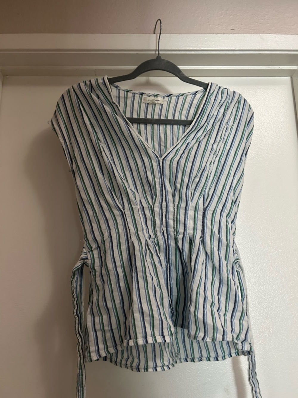Max Studio White Sleeveless V-Neck Peplum Top with Blue & Green Stripes